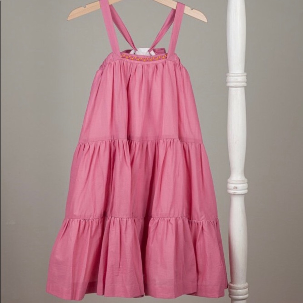 Great for beach pictures! Well dressed wolf 🐺